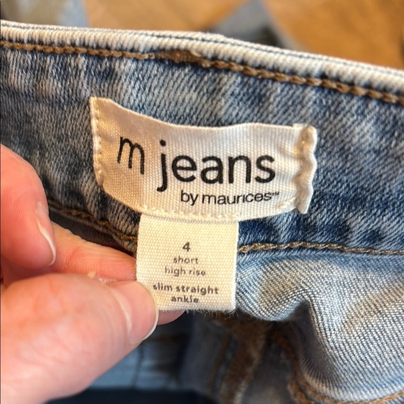 Maurices Blue Cropped Ankle Jeans Relaxed Fit - Picture 4 of 5